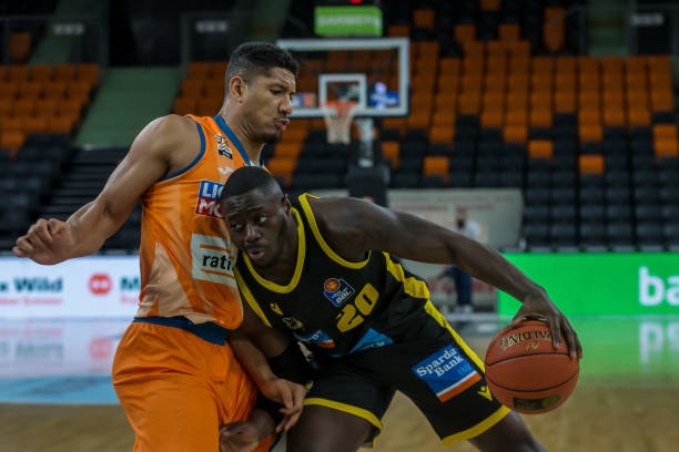 入35球并 入35球并